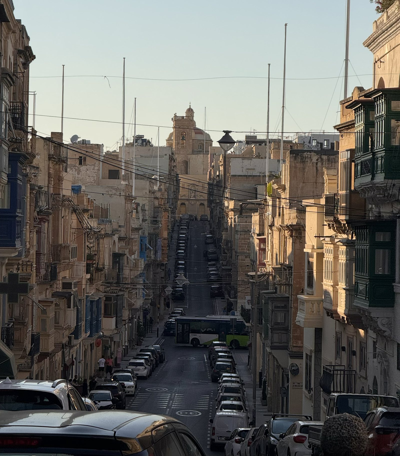 Vista hacia Senglea, con las iglesias asomando entre las azoteas